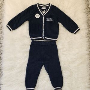 SOLD!!!NWT Ultra Chic 2 Piece Set DKNY Navy & White Knit Baby Outfit. 9-12M.